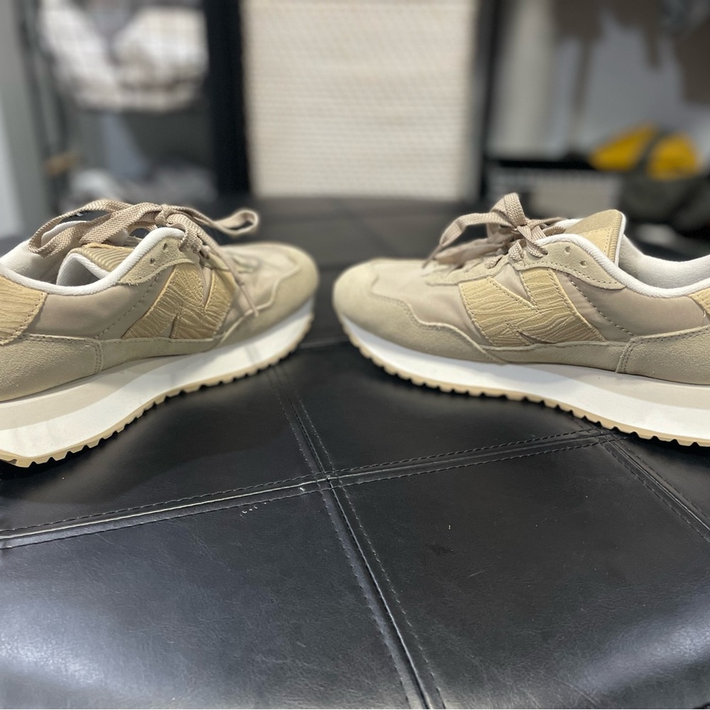 New Balance Beige/Tan Retro Runner Sneakers - Picture 6 of 10